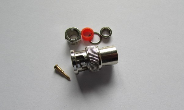 BNC-Stecker für RG 58 Lötversion S121