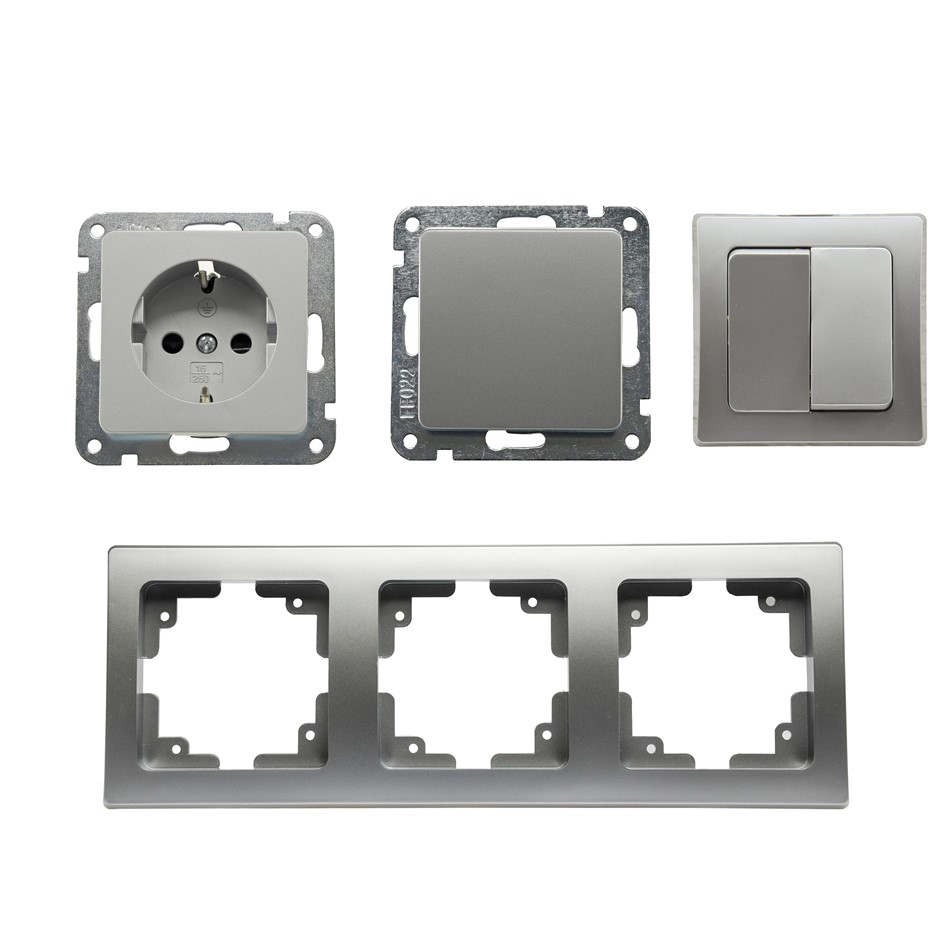 Delphi Steckdosen Set 3-fach silber