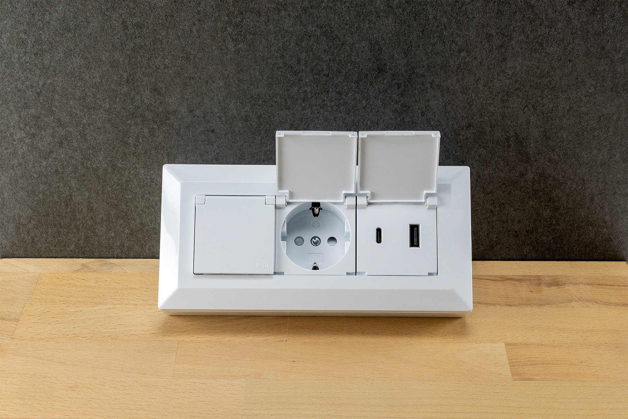 2-fach Steckdosenblock, USB-A+C, weiß 250V~/ 16A, USB 3,1A, PD, mit Klappen X - Bild 3